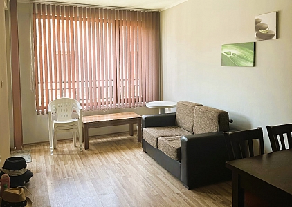 One bedroom apartment in a nice complex. Photo 2