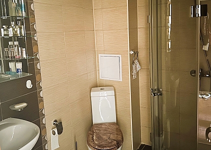 One bedroom apartment in a nice complex. Photo 13