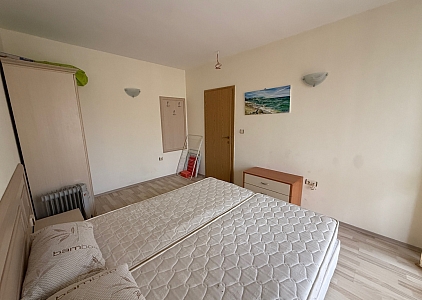 Квартира с видом на бассейн в жилом комплексе. Фото 14