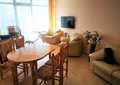 Huge 3 bedroom apartment with stunning sea views. Photo 3