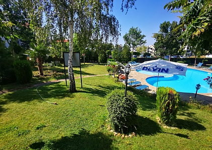 Spacious one bedroom apartment with beautiful pool view!. Photo 19