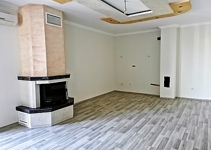 Neue Zweizimmerwohnung mit Kamin. Foto 17