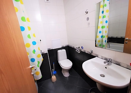 Dreizimmerwohnung mit eigenem Innenhof. Foto 11