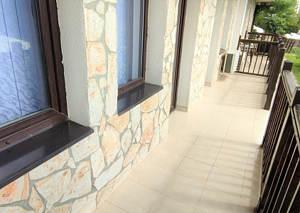 Spacious one bedroom apartment with beautiful pool view!. Photo 9