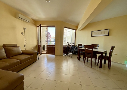 Przestronny apartament z widokiem na basen w dobrym kompleksie. Zdjęcie 2 Przestronny apartament z widokiem na basen w dobrym kompleksie. Zdjęcie 2