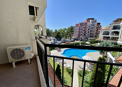Przestronny apartament z widokiem na basen w dobrym kompleksie. Zdjęcie 7 Przestronny apartament z widokiem na basen w dobrym kompleksie. Zdjęcie 7