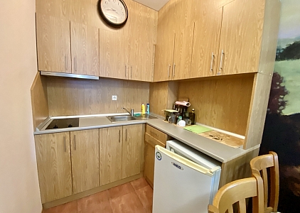 Spacious one-bedroom apartment in the Pacific 2 complex. Photo 4