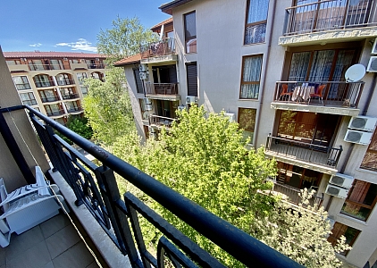 Spacious one-bedroom apartment in the Pacific 2 complex. Photo 5