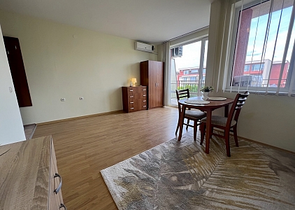Velké studio s výhledem na bazén ve skvělém komplexu. Foto 17 Velké studio s výhledem na bazén ve skvělém komplexu. Foto 17