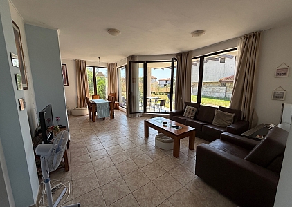 Дом с тремя спальнями в большом коттеджном комплексе. Фото 9