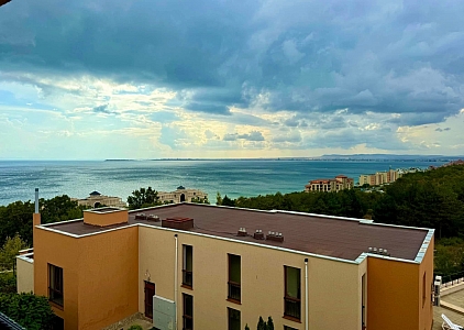 Apartmán s výhledem na moře ve velkém komplexu. Foto 24