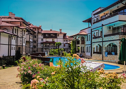 Квартира с видом на море и на бассейн в красивом комплексе. Фото 5