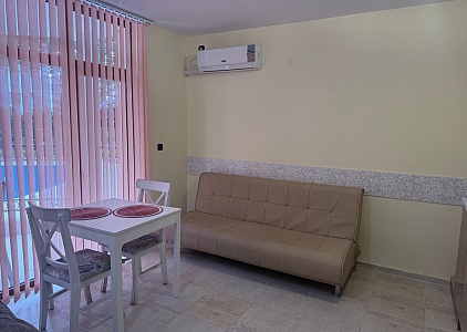 Spacious studio in a residential complex. Photo 2