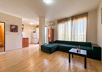 Большая студия в 500 метрах от моря. Фото 2