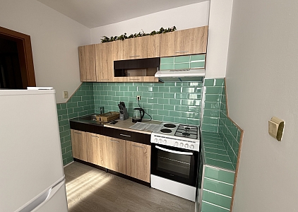 Eine gemütliche Wohnung mit neuen Möbeln. Foto 14