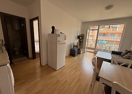 Ein-Zimmer-Apartment mit Poolblick an der Küste. Foto 10