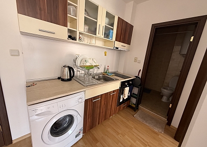 Ein-Zimmer-Apartment mit Poolblick an der Küste. Foto 4