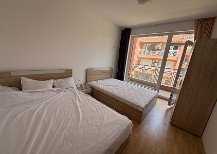 Ein-Zimmer-Apartment mit Poolblick an der Küste. Foto 5