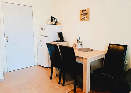 Spacious apartment overlooking the pool in a large complex. Photo 4 Spacious apartment overlooking the pool in a large complex. Photo 4