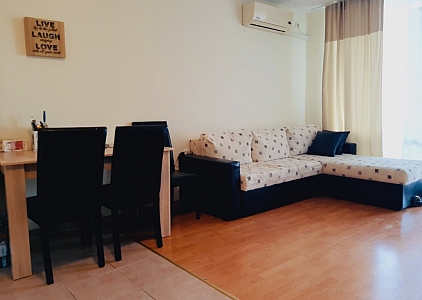 Spacious apartment overlooking the pool in a large complex. Photo 2 Spacious apartment overlooking the pool in a large complex. Photo 2