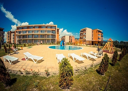 Spacious apartment overlooking the pool in a large complex. Photo 16 Spacious apartment overlooking the pool in a large complex. Photo 16