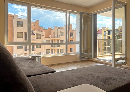 Large new three-room apartment in the center for permanent residence in installments. Photo 9