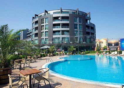 Velký apartmán s luxusní terasou 100 metrů od pláže. Foto 4