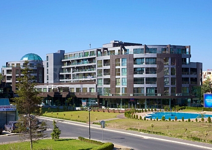 Velký apartmán s luxusní terasou 100 metrů od pláže. Foto 5