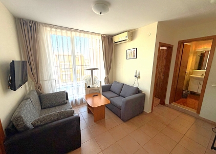 Three-room apartment in a large residential complex. Photo 1