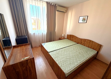Three-room apartment in a large residential complex. Photo 3
