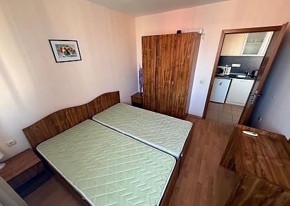 Three-room apartment in a large residential complex. Photo 8