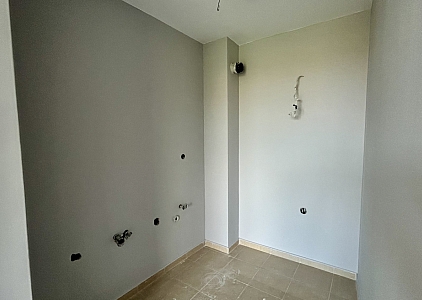 New apartment with a large lawn on the first line, available for purchase in installments. Photo 4