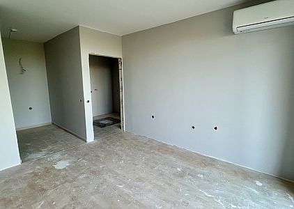 New apartment with a large lawn on the first line, available for purchase in installments. Photo 5
