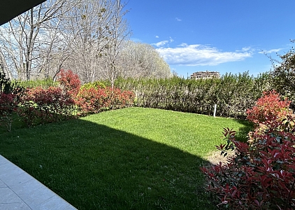 New apartment with a large lawn on the first line, available for purchase in installments. Photo 10