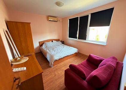 Apartmán s výhledem na bazén ve velkém komplexu. Foto 3 Apartmán s výhledem na bazén ve velkém komplexu. Foto 3