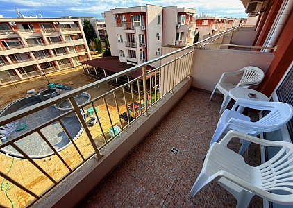 Apartmán s výhledem na bazén ve velkém komplexu. Foto 4 Apartmán s výhledem na bazén ve velkém komplexu. Foto 4