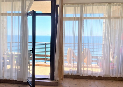 Apartment mit Panoramablick auf das Meer in der ersten Reihe. Foto 12