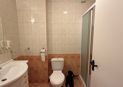 Large studio with pool view on the first line. Photo 16