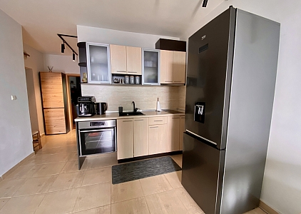 Geräumige Wohnung mit neuen Möbeln in einem Familienkomplex in der Gegend von Kosharitsa. Foto 23