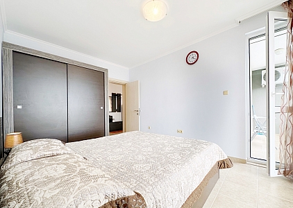 Красива квартира з видом на басейн у пішій доступності до моря . Фото 6