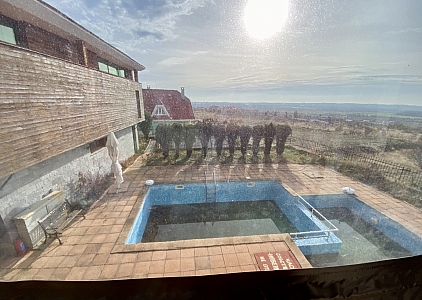 Geräumige Wohnung mit neuen Möbeln in einem Familienkomplex in der Gegend von Kosharitsa. Foto 6