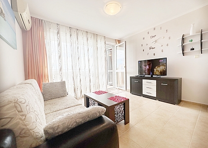 Красива квартира з видом на басейн у пішій доступності до моря . Фото 12