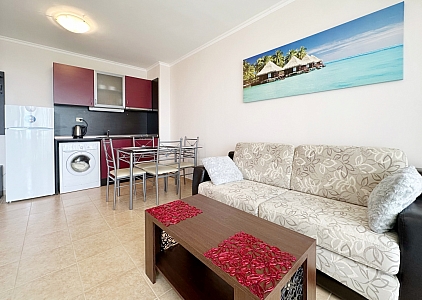 Красива квартира з видом на басейн у пішій доступності до моря . Фото 3