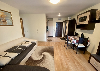 Cozy three-room apartment in a large complex. Photo 1 Cozy three-room apartment in a large complex. Photo 1