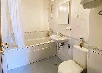 Excellent apartment in a quiet area near the center. Photo 7