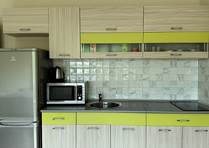 Eine geräumige Wohnung in einem Gebäude ohne Instandhaltungskosten im Zentrum. Foto 9