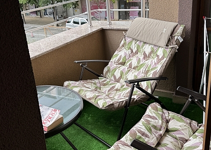 Eine geräumige Wohnung in einem Gebäude ohne Instandhaltungskosten im Zentrum. Foto 3