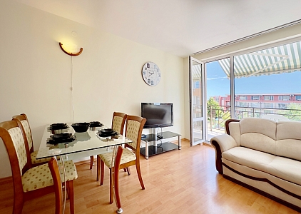 Apartment with pool view in excellent complex. Photo 3 Apartment with pool view in excellent complex. Photo 3