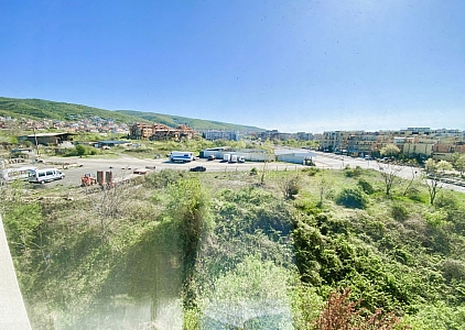 Велика двокімнатна квартира з видом на море. Фото 18