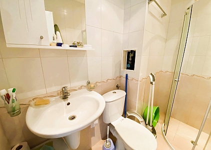 Велика двокімнатна квартира з видом на море. Фото 10